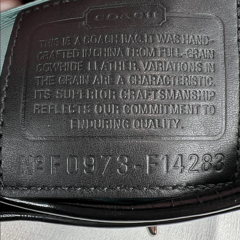 Coach 2009 black patent leather shoulder bag - Picture 10 of 11